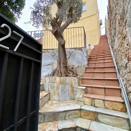 Casa Independientegardenviews2 Bedrooms Сasa de vacaciones Barcelona