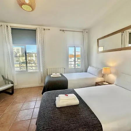 Casa Independiente-garden-views-2 Bedrooms Holiday home Barcelona