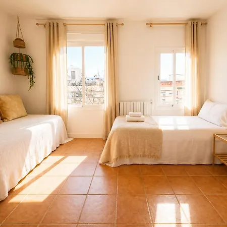 Casa Independiente-garden-views-2 Bedrooms Holiday home Barcelona