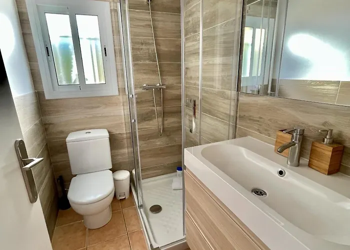 Casa Independiente-garden-views-2 Bedrooms 別荘 バルセロナ